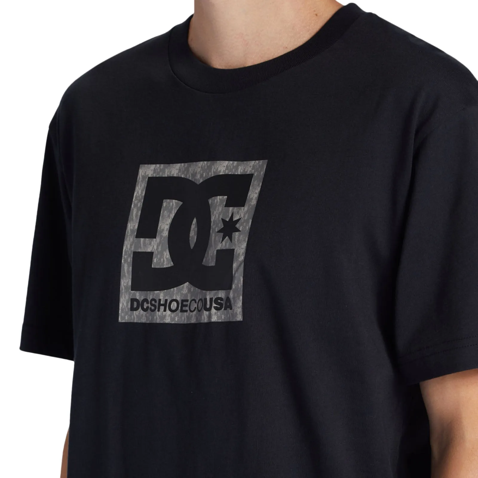 DC Shoes Mens Square Star Fill Short Sleeve Crew Neck T-Shirt