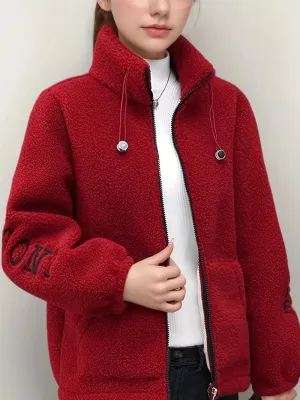 Faux lamsvacht teddy jas - Rood, Verwarmend, Met borduursel details